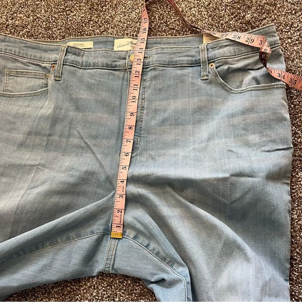 Universal Threads High Rise Skinny NEW light blue 24W